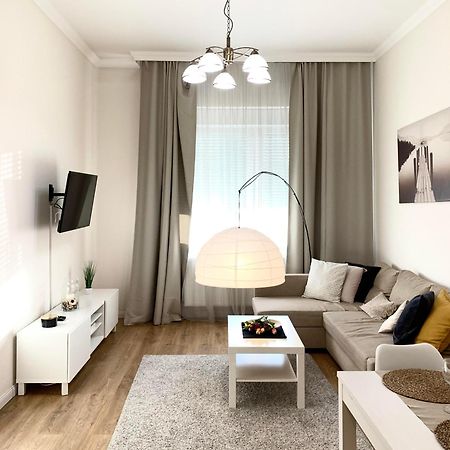 Alfoeldi Palace Apartman Ντέμπρετσεν Εξωτερικό φωτογραφία