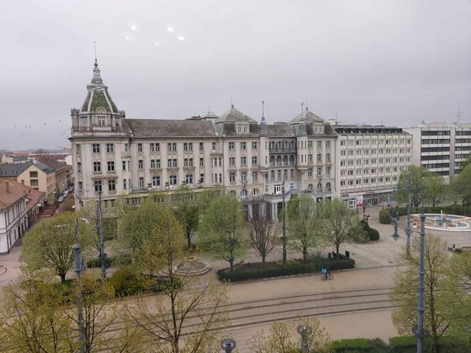 Alfoeldi Palace Apartman Ντέμπρετσεν Εξωτερικό φωτογραφία